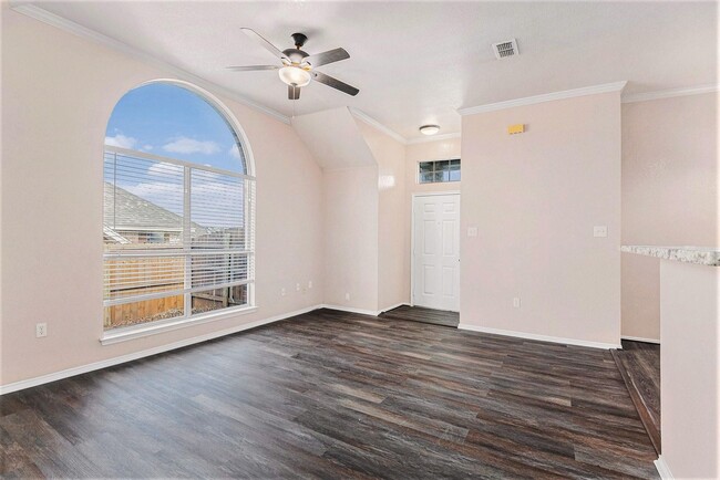 Building Photo - Discover your new home in this spacious 3-bedroom, 2-bath duplex located in the charming city of ...