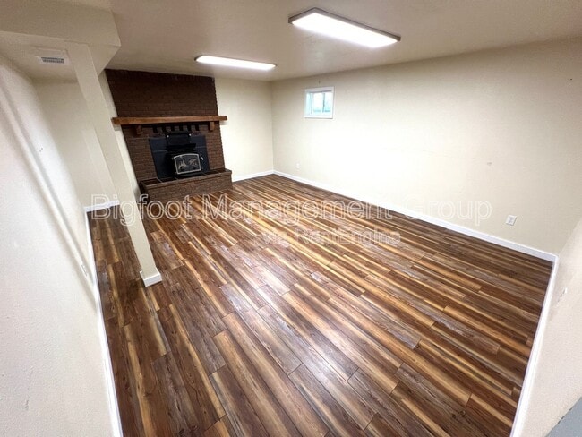 Building Photo - 3750 Heather Dr