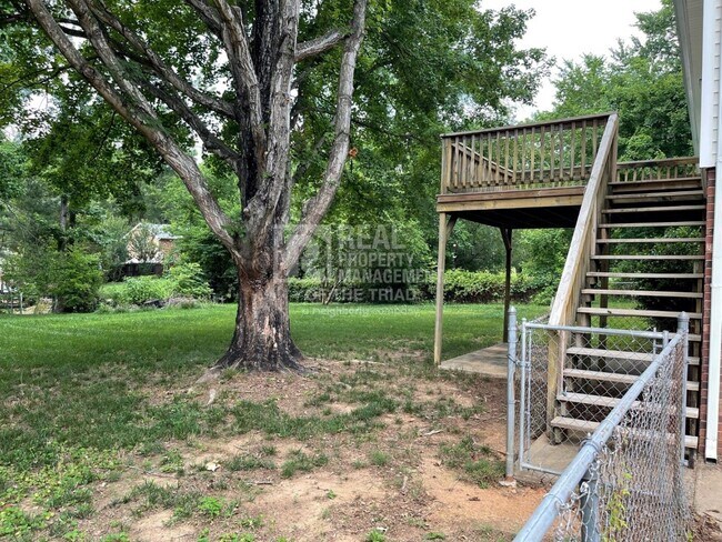 Building Photo - N Davidson Clemmons Home Friedburg Elem / ...