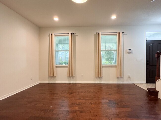 Building Photo - Windermere Landings Highly Desirable 3/2.5 Home...Beautifully Upgraded (2139 sq ft)! MUST SEE!