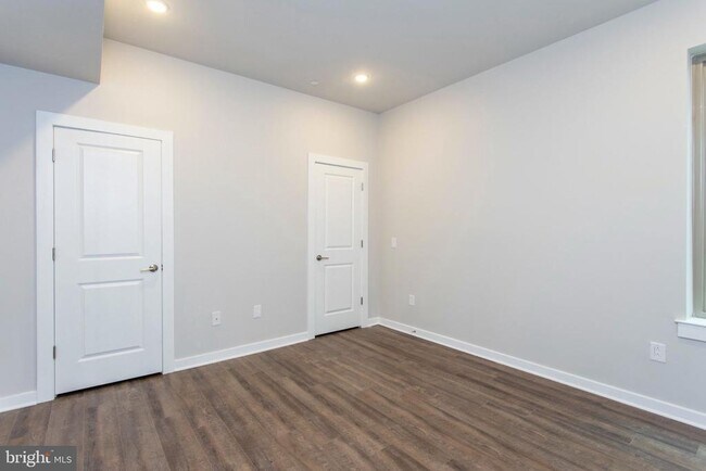 Building Photo - 1227 N 7th St