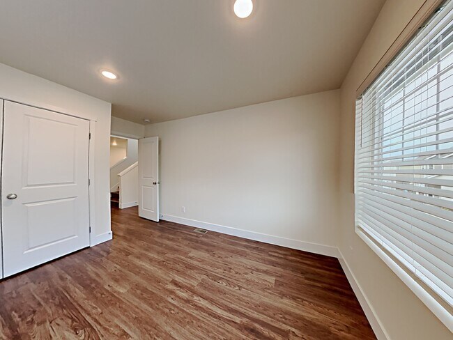 Building Photo - 33090 Cypress Avenue SE