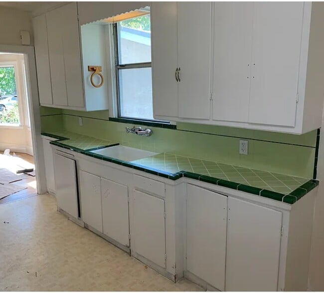 Building Photo - 4315 Essex St