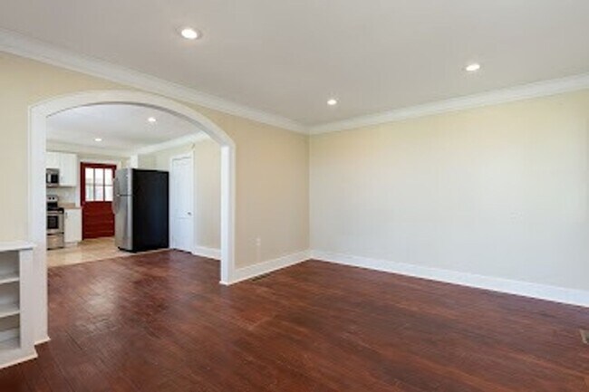 Building Photo - 2615 W Main St