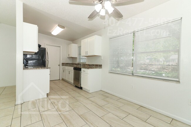 Building Photo - Completely Remodeled 3/1 in Orlando with C...