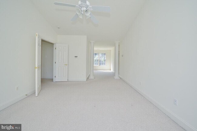 Building Photo - 855 Charwhit Ct
