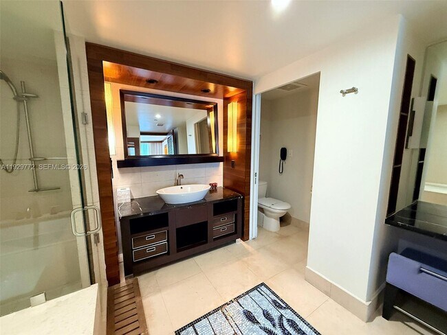 Building Photo - 6801 Collins Ave