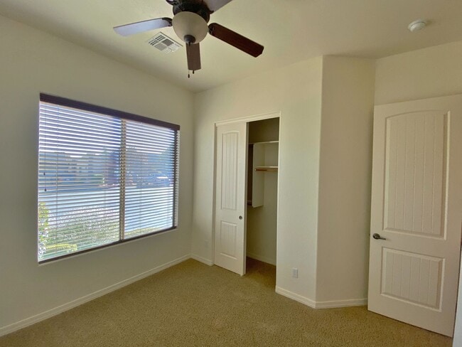 Building Photo - 30 Starview Ct