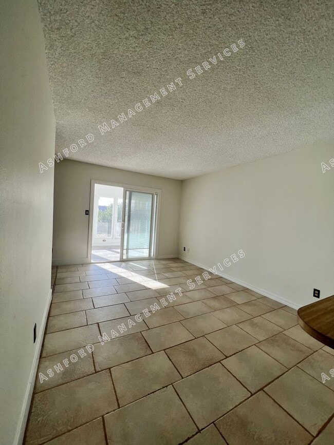 Building Photo - GOLF COURSE HOME W AMENITIES GALORE IN FOUNTAIN OF THE SUN 55+ COMMUNITY & COUNTRY CLUB