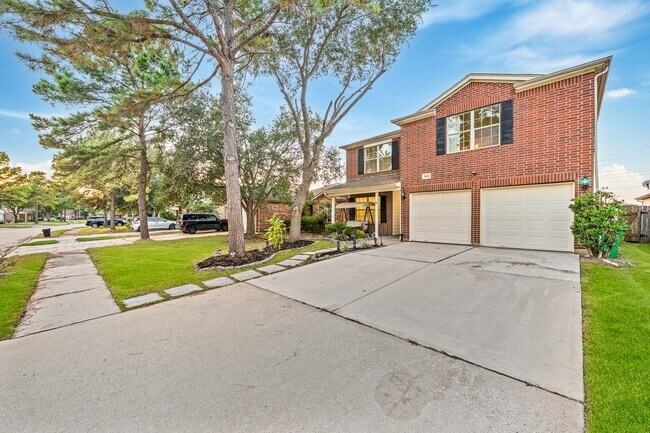 Building Photo - 16530 Bristle Creek Dr