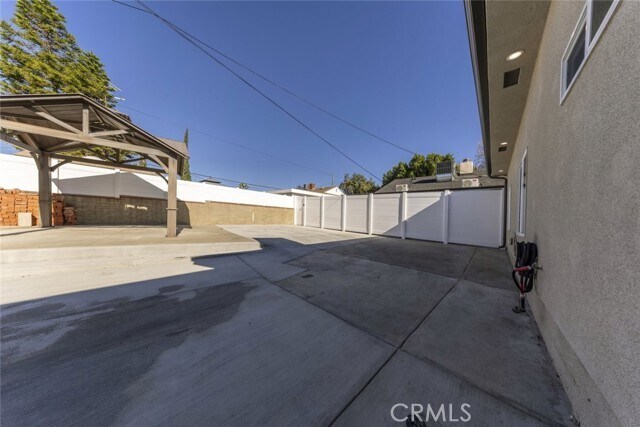 Building Photo - 9465 Dorrington Ave