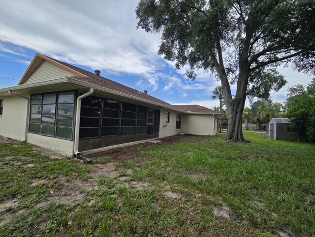 Building Photo - 1420 Mariner Blvd