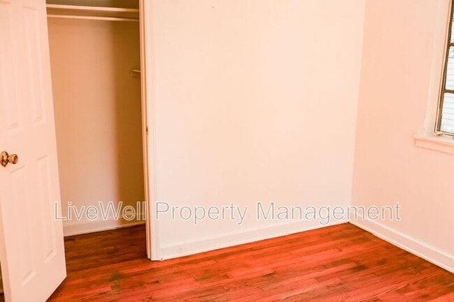 Building Photo - 1321 33rd St Ensley
