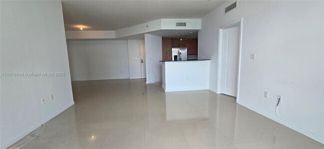 Building Photo - 7910 Harbor Island Dr