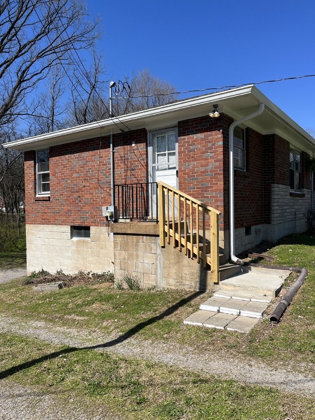 Building Photo - 246 McGavock Pk