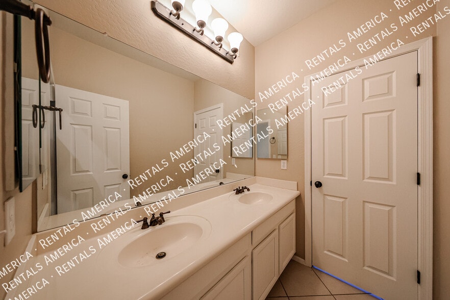 Building Photo - 30984 N Obsidian Dr