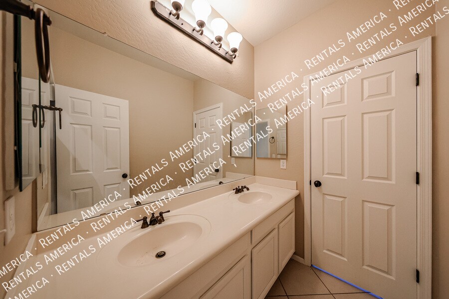 Building Photo - 30984 N Obsidian Dr