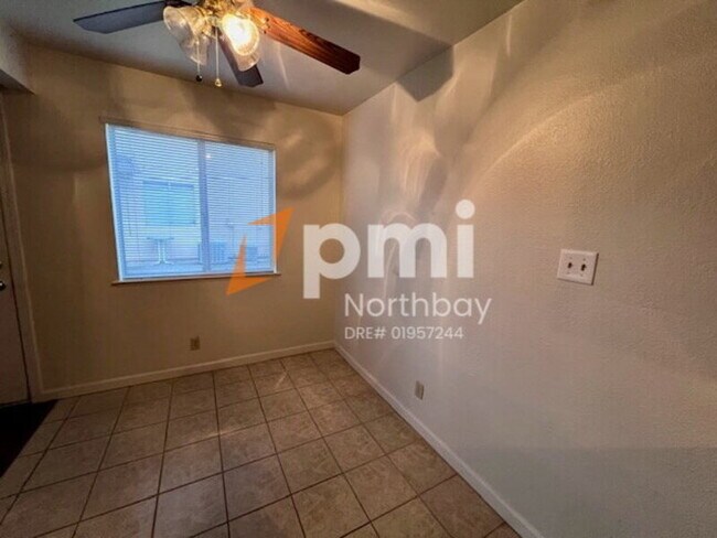 Building Photo - 1977 Woodglen Ln