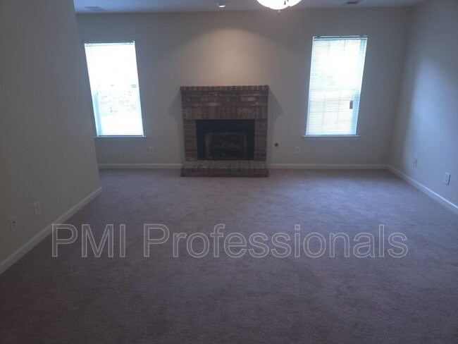 Building Photo - 2303 Keegan Dr