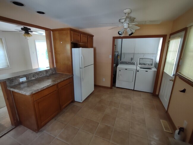 Building Photo - 158 Jordan Rd