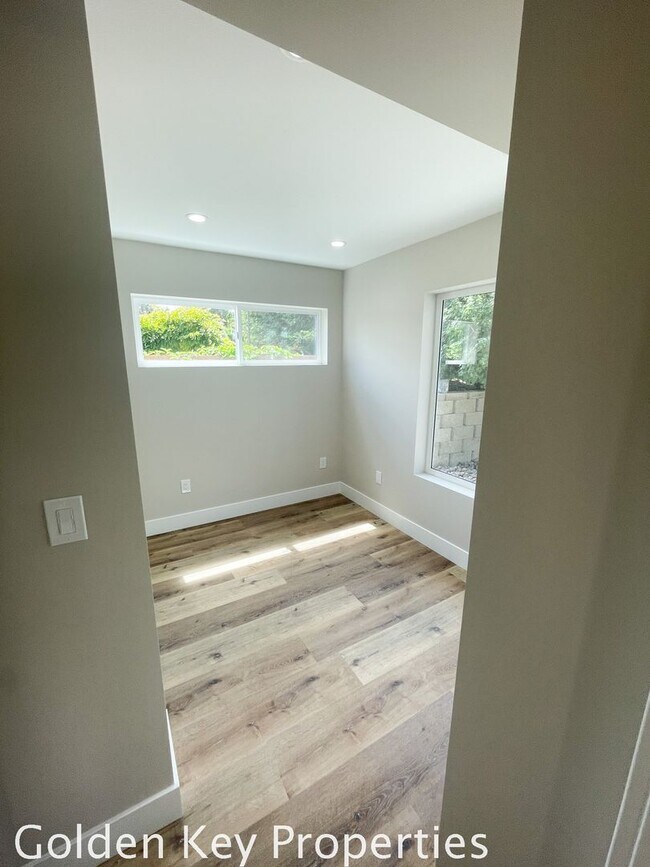 Building Photo - 4864 Alondra Way