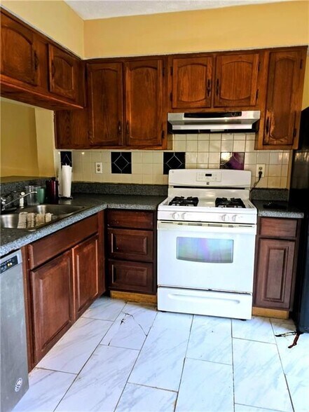 Building Photo - 4672 Longman Way