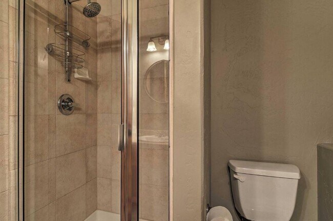 Building Photo - 400 Paintbrush Ter