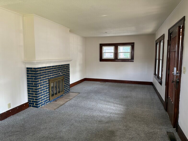 Building Photo - 219 S 19th St
