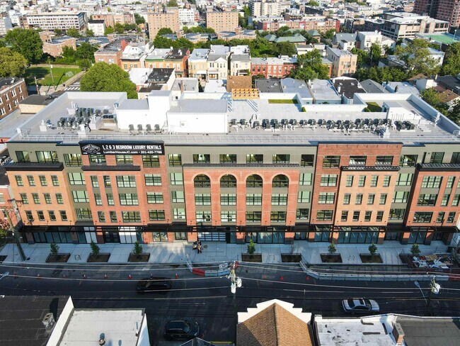 Building Photo - 418 Palisade Ave