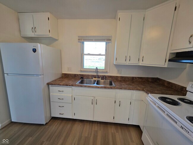 Building Photo - 3815 Biscayne Rd