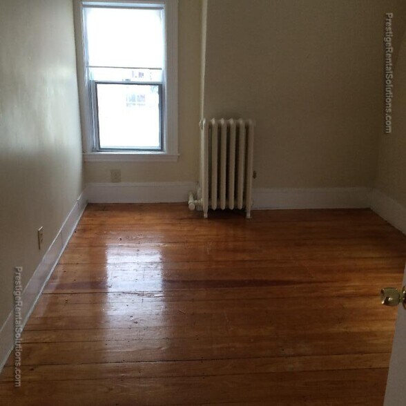 Primary Photo - 354 Shirley St