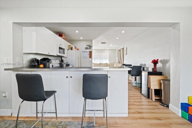 Building Photo - 5402 NW 25th Terrace