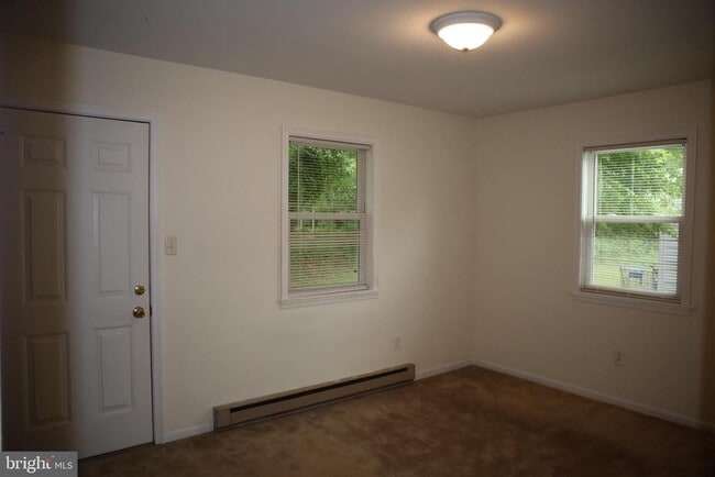 Building Photo - 528 Winder St