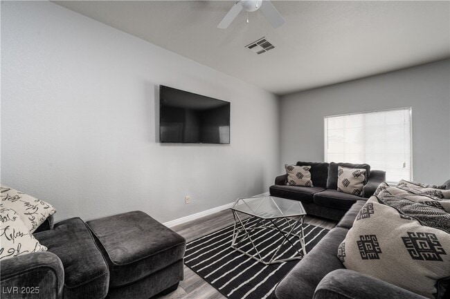 Building Photo - 10725 Bernini Dr