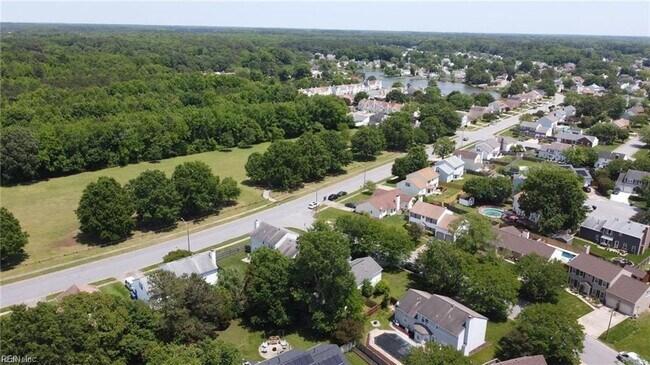 Building Photo - 1805 Monet Ct