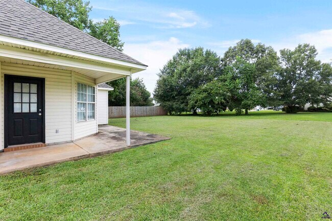 Building Photo - 308 Peach Blossom Rd