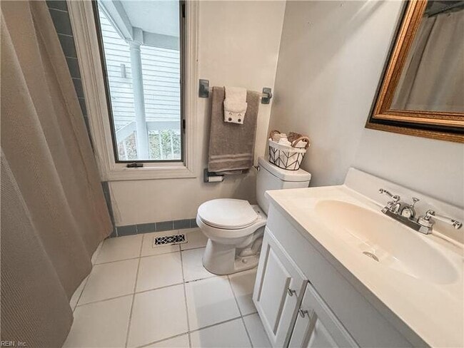 Building Photo - WATERFRONT 5 BEDROOM/4 BATH IN VIRGINIA BEACH! READY FOR RENT!!