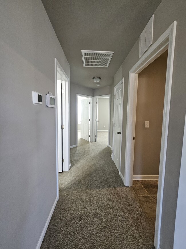 Building Photo - 318 N Landing Dr