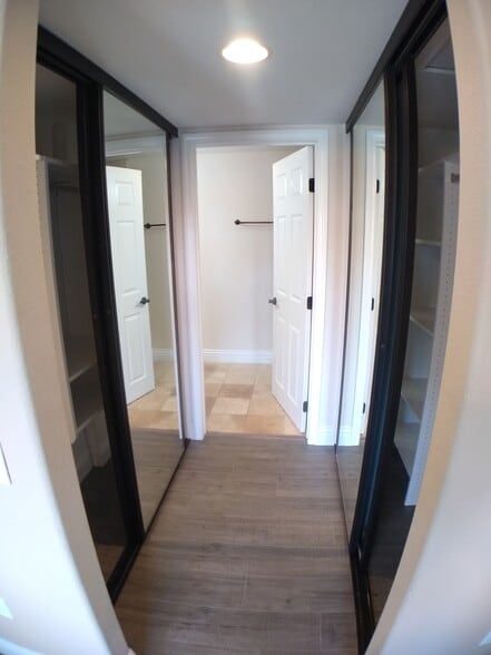 Building Photo - 3989 Nobel Dr