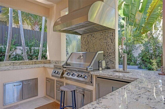 Building Photo - 20824 NE 37th Ave