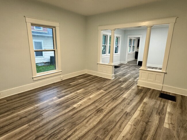 Building Photo - 1126 N Morrison St