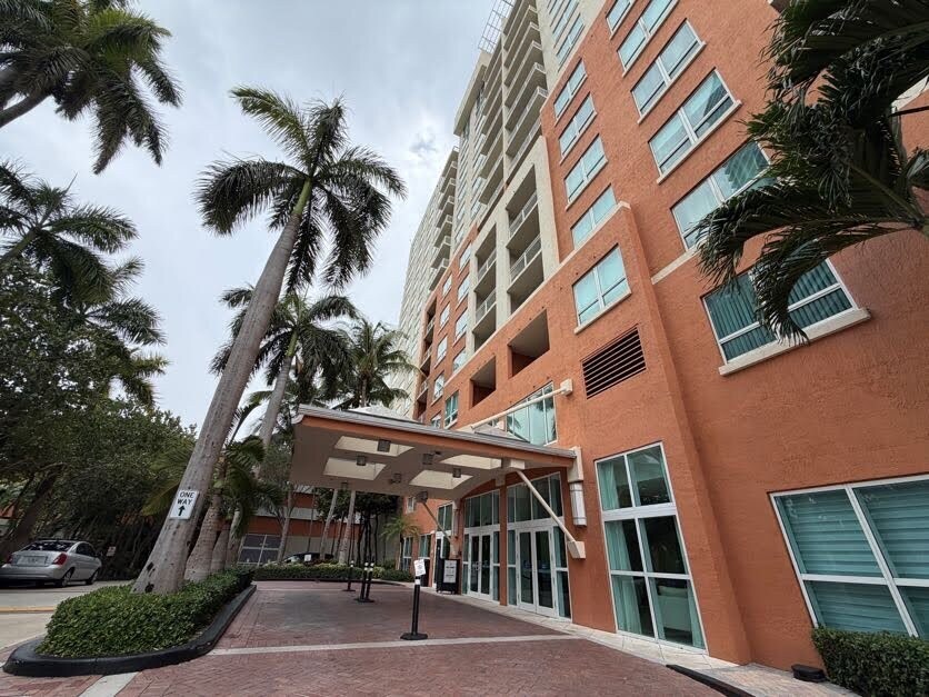 Building Photo - 2001 Biscayne Blvd