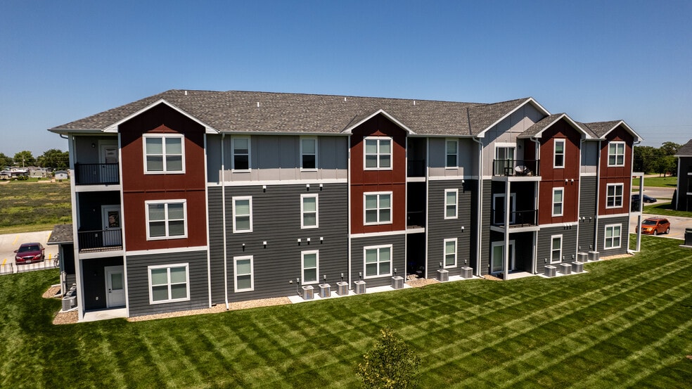 Primary Photo - Prairie Heights Apartments