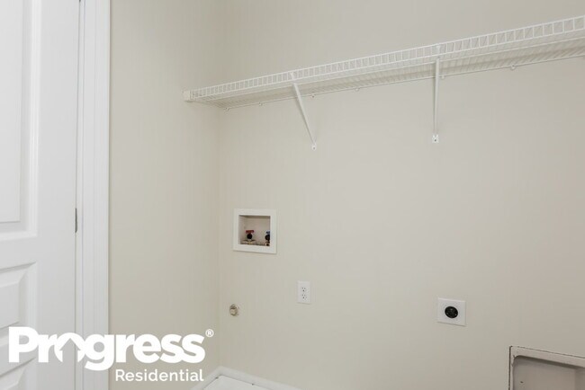 Building Photo - 10430 Carver Falls Rd