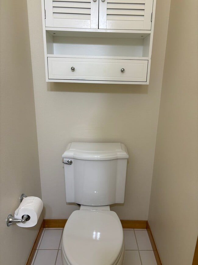 Building Photo - Spacious Lewis & Clark 4-Bedroom Home 2 WE...