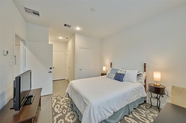 Building Photo - 1715 Eado Point Ln