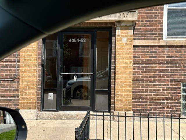 Building Photo - 4054 W Dickens Ave