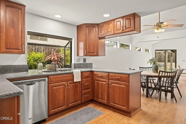 Building Photo - 2226 Sanderling St