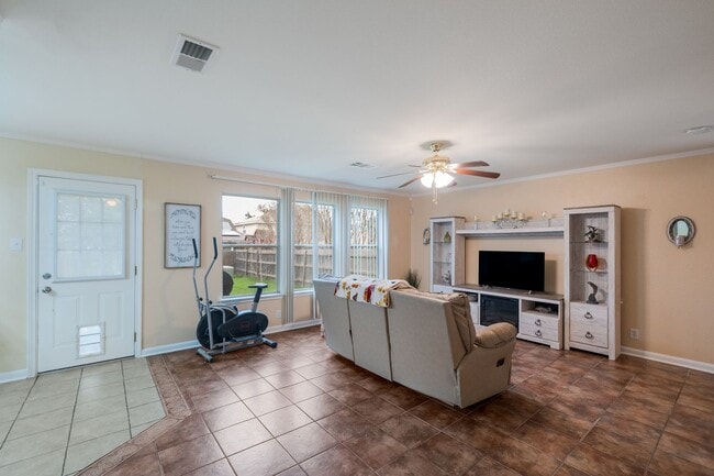 Building Photo - 7037 Lynn Lake Dr