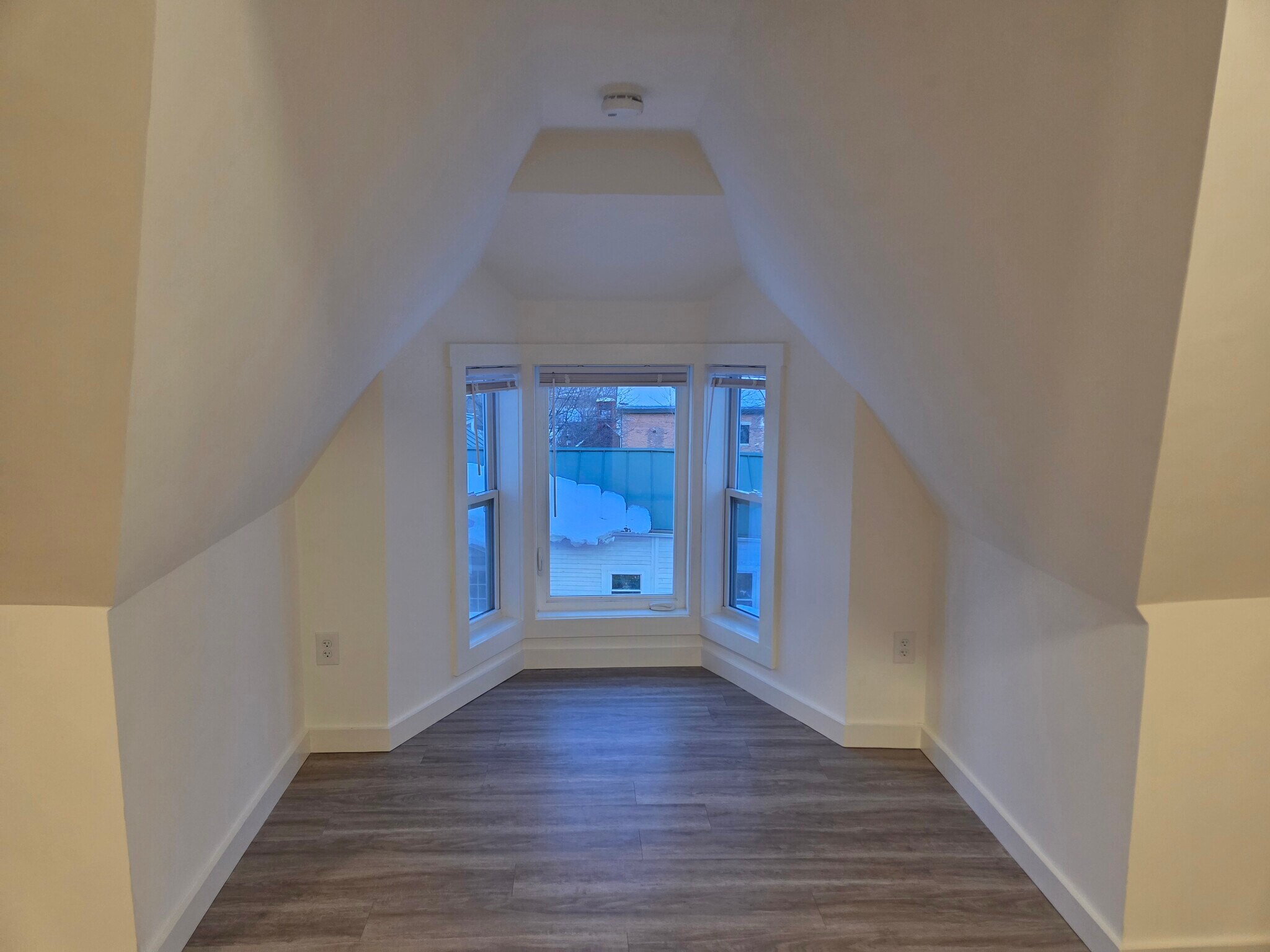 Unit 1 Breakfast Nook - 73 Goshen Rd